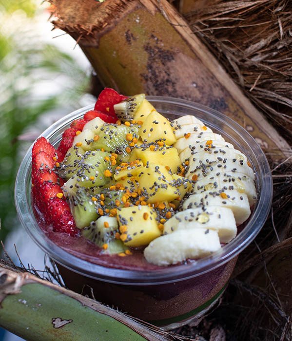 12 oz compostable deli container, PFAS-free, single product shot