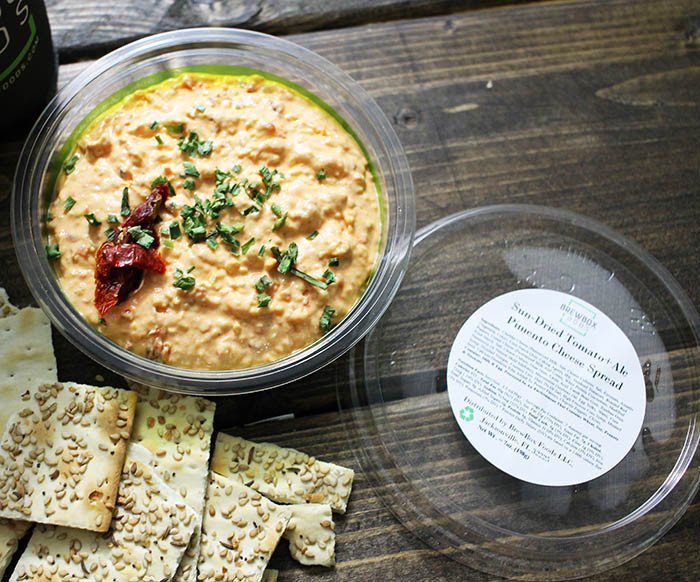 8 oz compostable deli container with matching lid