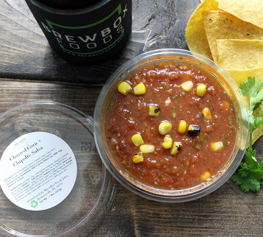 8 oz compostable deli container in foodservice setting
