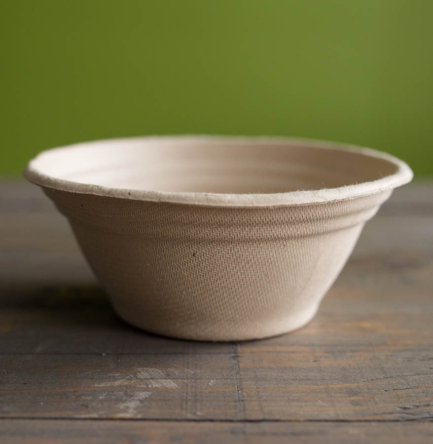 8 oz compostable fiber bowl in foodservice setting
