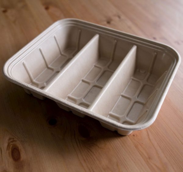 Pla-lined 104 oz compostable fiber catering tray, PFAS-free, single product shot