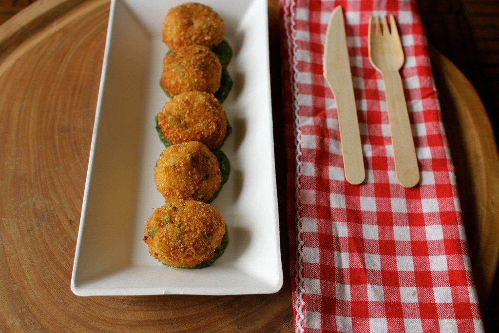 Compostable Knives — Single-Material Bagasse Fiber
